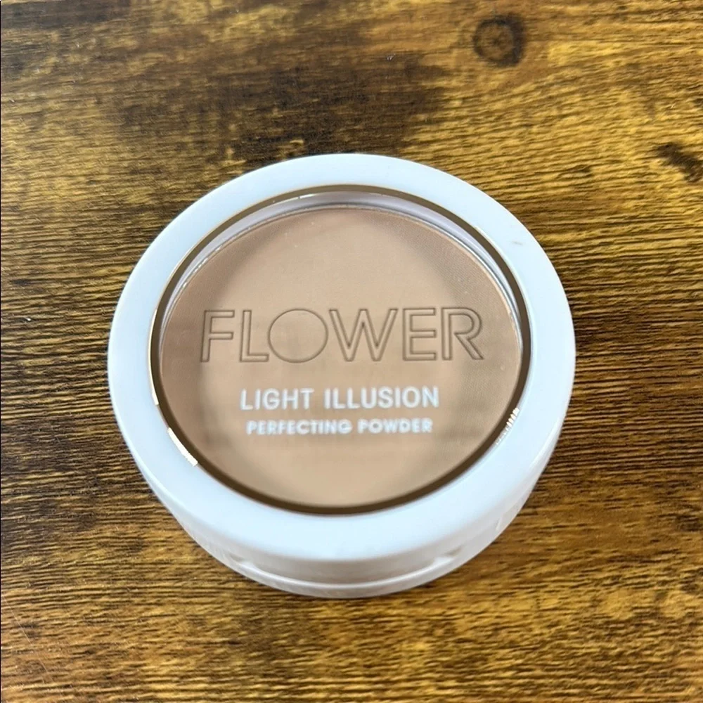 Flower of the Desert Tan Setting Powder - New